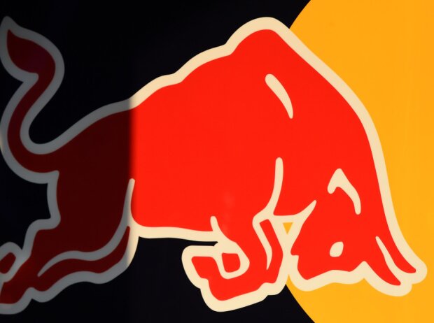 Logo: Red Bull