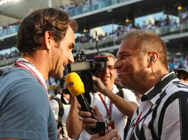 Roger Federer wird beim WM-Finale 2016 in Abu Dhabi von Kai Ebel (RTL) interviewt Titel-Bild zur News: Roger Federer wird beim WM-Finale 2016 in Abu Dhabi von Kai Ebel (RTL) interviewt