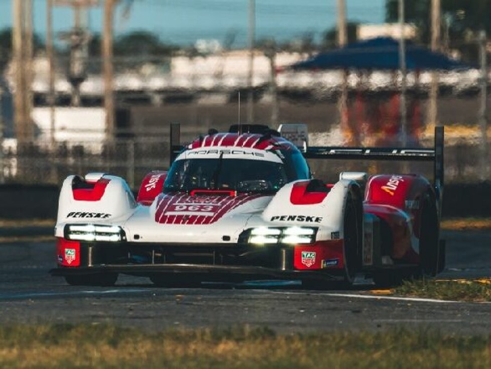 Porsche 963 bei Testfahrten auf dem Daytona International Speedway