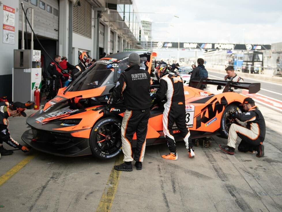 NLS, KTM X-Bow GTX, Boxenstopp