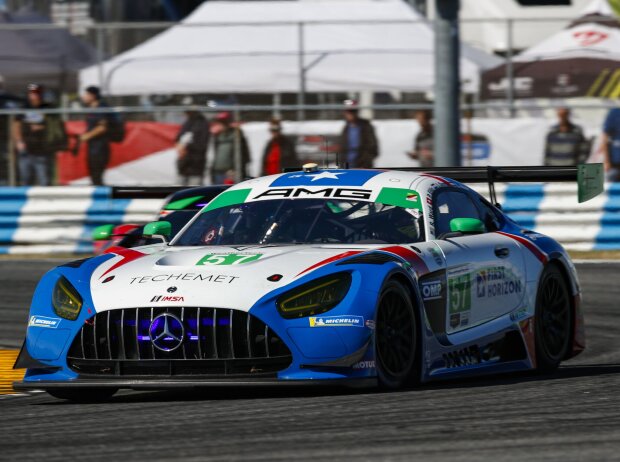Lucas Auer schlug mit dem Winward-Mercedes im 1. Freien Training bei den 24h Daytona 2023 heftig ein Lucas Auer schlug mit dem Winward-Mercedes im 1. Freien Training bei den 24h Daytona 2023 heftig ein