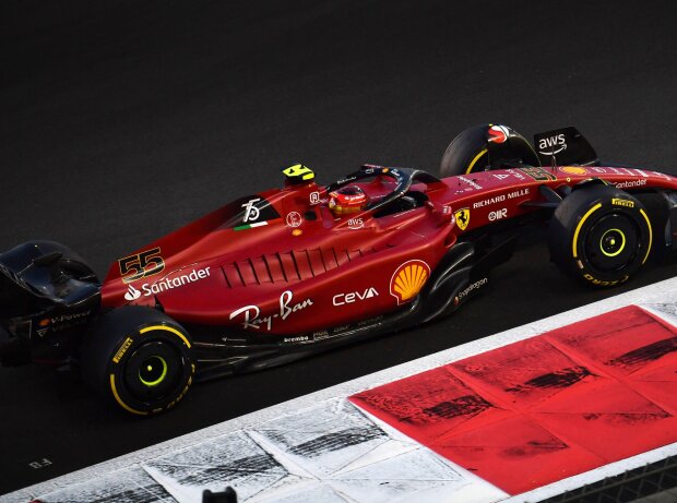 Titel-Bild zur News: Carlos Sainz im Ferrari F1-75 der Formel-1-Saison 2022