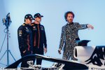 Max Verstappen (Red Bull), Sergio Perez (Red Bull) und Mr. Doodle