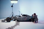 Red Bull RB14 von 2018 im Sonderdesign von Mr. Doodle für Wings For Life