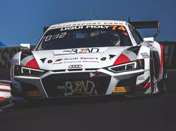 Frühes Aus für den rein mit Profis besetzten Audi R8 LMS GT3 Evo II bei den 12 Stunden von Bathurst 2023 Titel-Bild zur News: Frühes Aus für den rein mit Profis besetzten Audi R8 LMS GT3 Evo II bei den 12 Stunden von Bathurst 2023