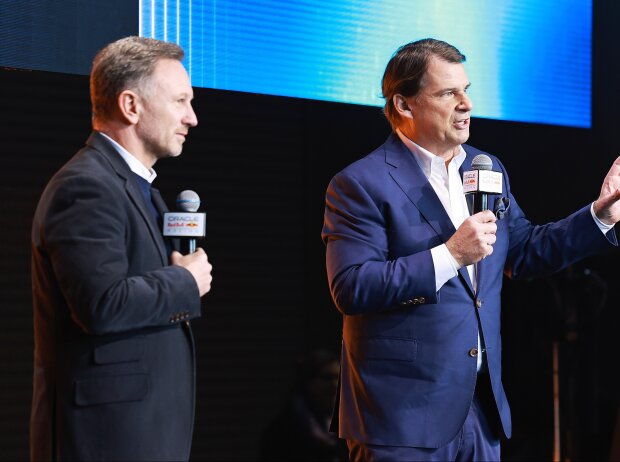 Christian Horner (Red Bull) und Ford-CEO Jim Farley bei der Red-Bull-Präsentation 2023 in New York