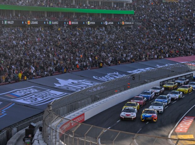 NASCAR-Action beim Busch Light Clash 2022 im Los Angeles Memorial Coliseum