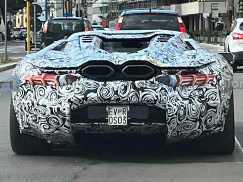 Lamborghini V12 Erlkönig