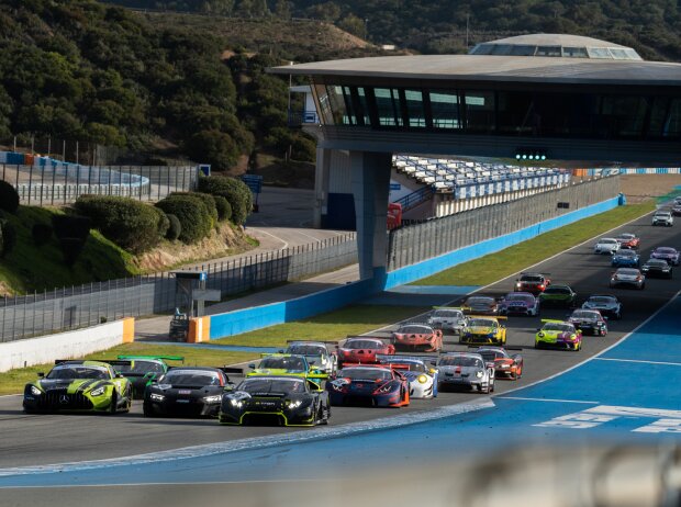 Start des Rennens der GT Winter Series in Jerez Start des Rennens der GT Winter Series in Jerez
