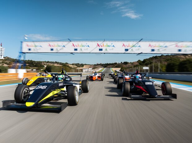 Titel-Bild zur News: Formula Winter Series