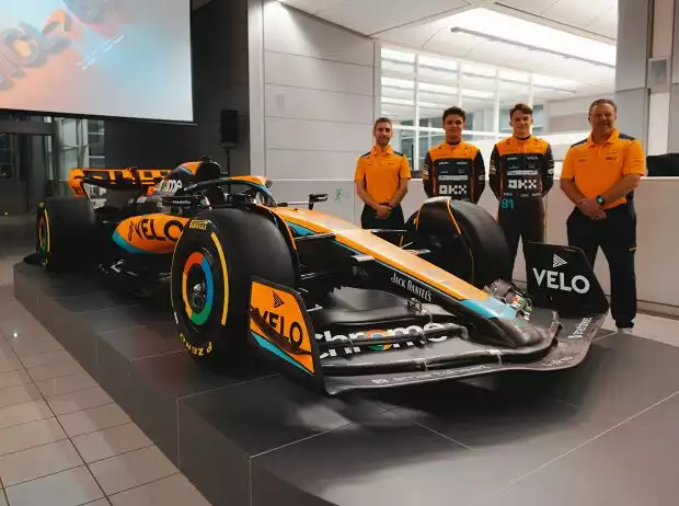 Andrea Stella, Lando Norris, Oscar Piastri, Zak Brown Titel-Bild zur News: Andrea Stella, Lando Norris, Oscar Piastri, Zak Brown
