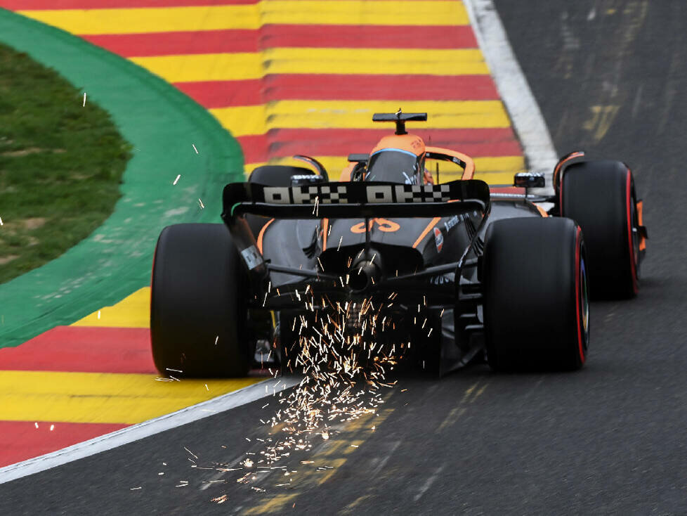 McLaren MCL36 in der Eau Rouge