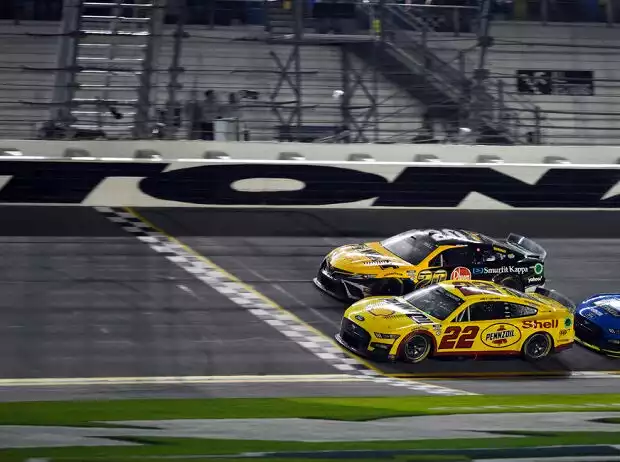 Christopher Bell, Joey Logano Titel-Bild zur News: Christopher Bell, Joey Logano