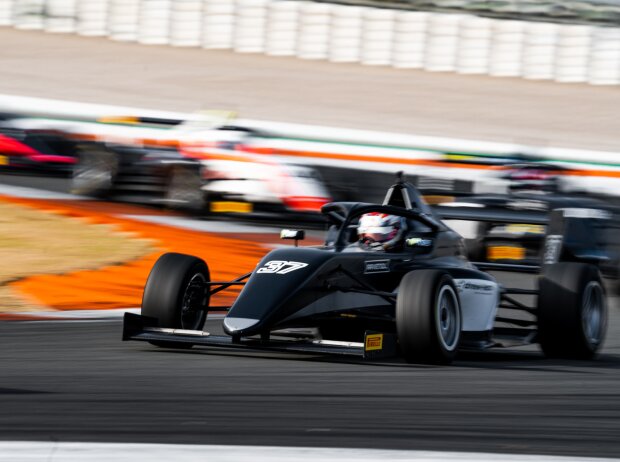 Titel-Bild zur News: Rennen der Formula Winter Series in Valencia