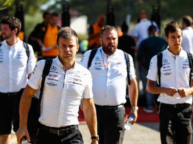 Mitarbeiter im Paddock Mitarbeiter im Paddock