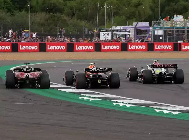 Charles Leclerc, Sergio Perez, Lewis Hamilton Titel-Bild zur News: Charles Leclerc, Sergio Perez, Lewis Hamilton