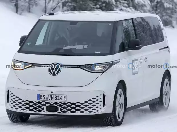 VW ID. Buzz LWB Spionfoto Titel-Bild zur News: VW ID. Buzz LWB Spionfoto