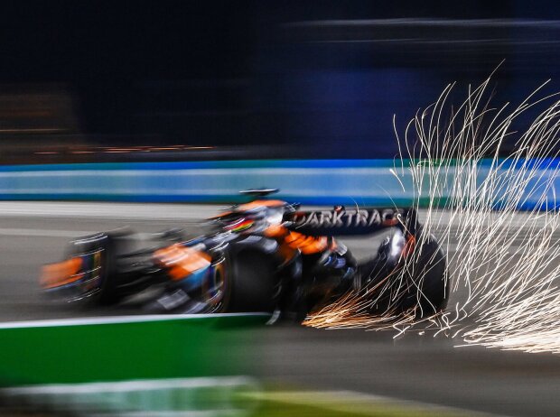 Titel-Bild zur News: Oscar Piastri (McLaren MCL60) bei den Formel-1-Testfahrten in Bahrain 2022