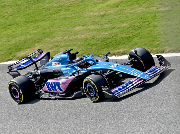 Esteban Ocon (Alpine A523) bei den Formel-1-Testfahrten in Bahrain 2023 Esteban Ocon (Alpine A523) bei den Formel-1-Testfahrten in Bahrain 2023