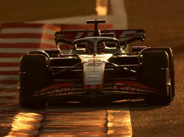 Kevin Magnussen (Haas VF-23) bei den Formel-1-Testfahrten in Bahrain 2ß23 Titel-Bild zur News: Kevin Magnussen (Haas VF-23) bei den Formel-1-Testfahrten in Bahrain 2ß23