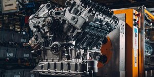 W12-Motorproduktion bei Bentley endet mit Batur und 740 PS