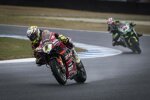 Alvaro Bautista vor Jonathan Rea