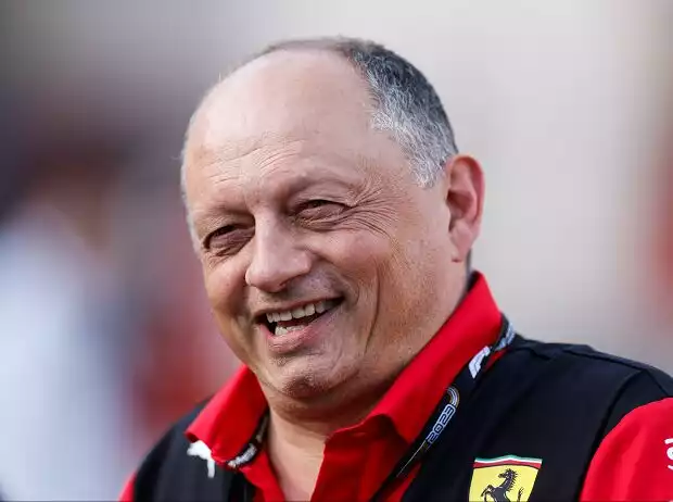 Frederic Vasseur bei den Testfahrten in Bahrain mit gewohnt guter Launer Titel-Bild zur News: Frederic Vasseur bei den Testfahrten in Bahrain mit gewohnt guter Launer