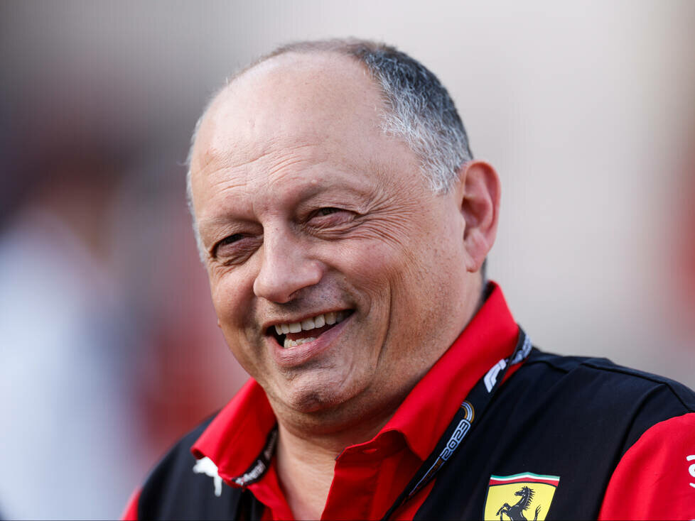 Frederic Vasseur bei den Testfahrten in Bahrain mit gewohnt guter Launer