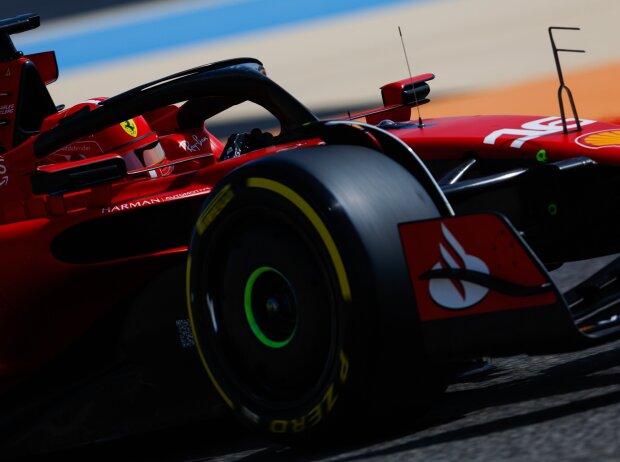 Titel-Bild zur News: Charles Leclerc im Ferrari SF-23 beim Formel-1-Test 2023 in Bahrain