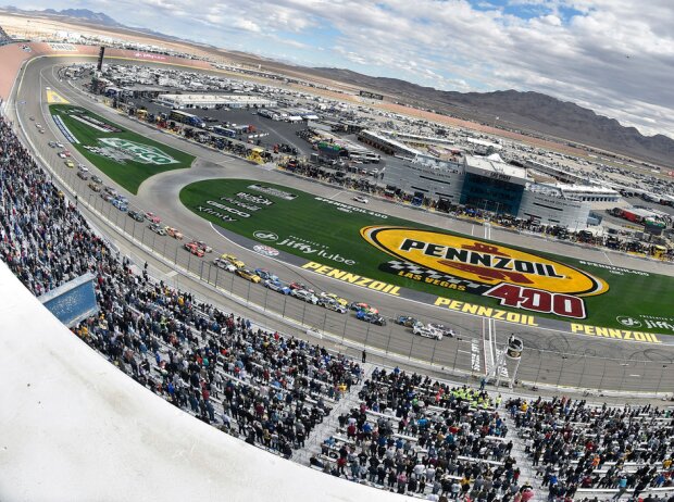 Titel-Bild zur News: NASCAR-Action auf dem Las Vegas Motor Speedway