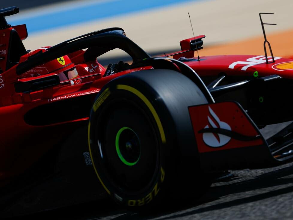Charles Leclerc im Ferrari SF-23 beim Formel-1-Test 2023 in Bahrain