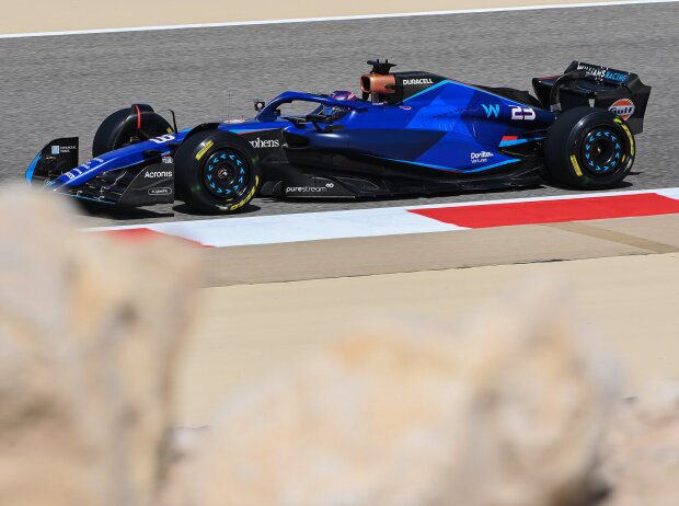 Alexander Albon (Williams FW45) bei den Formel-1-Testfahrten in Bahrain 2023 Alexander Albon (Williams FW45) bei den Formel-1-Testfahrten in Bahrain 2023