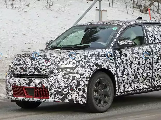 Fiat 600 (2023) als Erlkönig erwischt Titel-Bild zur News: Fiat 600 (2023) als Erlkönig erwischt