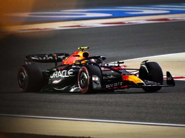 Sergio Perez (Red Bull) beim Training zum Formel-1-Rennen in Bahrain 2023 Sergio Perez (Red Bull) beim Training zum Formel-1-Rennen in Bahrain 2023