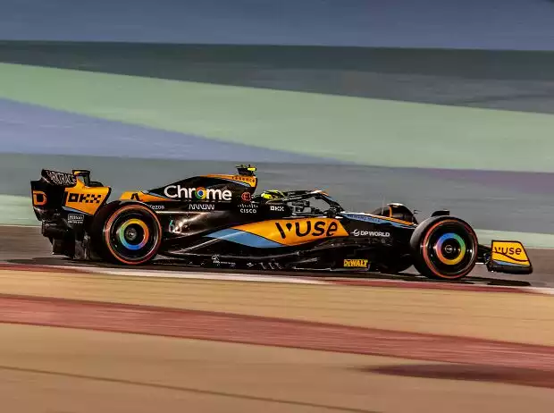 Lando Norris (McLaren MCL60) beim Formel-1-Training in Bahrain 2023 Titel-Bild zur News: Lando Norris (McLaren MCL60) beim Formel-1-Training in Bahrain 2023
