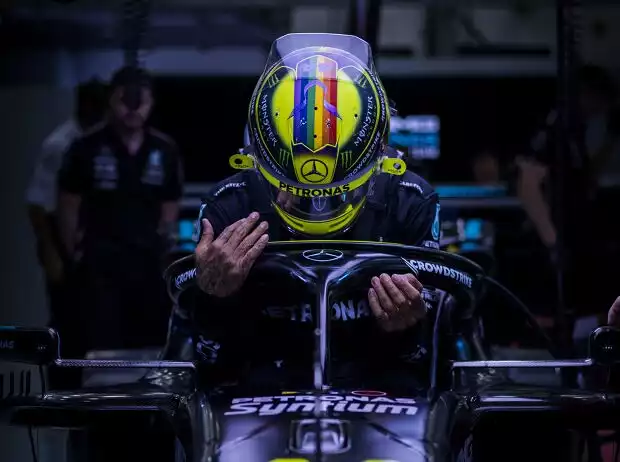 Lewis Hamilton (Mercedes) beim Training zum Formel-1-Rennen in Bahrain 2023 Titel-Bild zur News: Lewis Hamilton (Mercedes) beim Training zum Formel-1-Rennen in Bahrain 2023