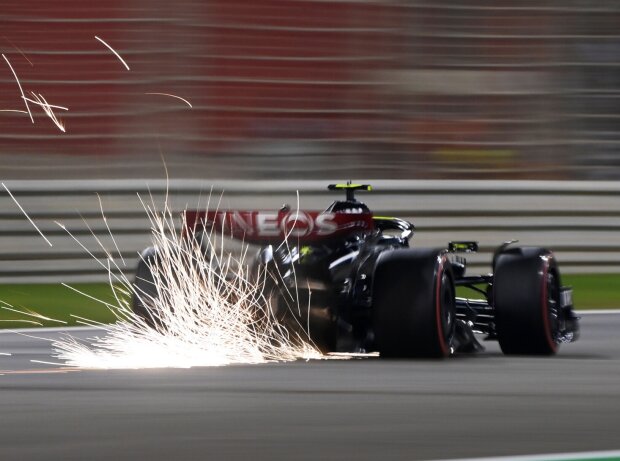 Titel-Bild zur News: Lewis Hamilton (Mercedes W14) im Qualifying zum Formel-1-Rennen in Bahrain 2023