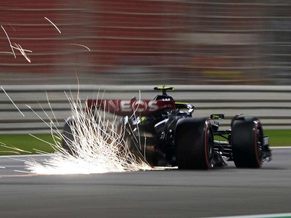 Lewis Hamilton (Mercedes W14) im Qualifying zum Formel-1-Rennen in Bahrain 2023