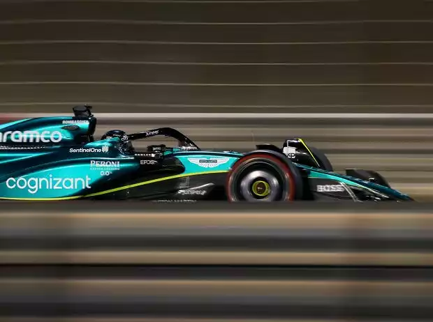 Lance Stroll im Aston Martin AMR23 beim Formel-1-Auftakt 2023 in Bahrain Titel-Bild zur News: Lance Stroll im Aston Martin AMR23 beim Formel-1-Auftakt 2023 in Bahrain