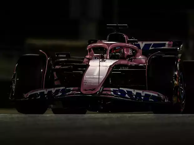 Esteban Ocon im Alpine A523 beim Grand Prix von Bahrain 2023 Titel-Bild zur News: Esteban Ocon im Alpine A523 beim Grand Prix von Bahrain 2023