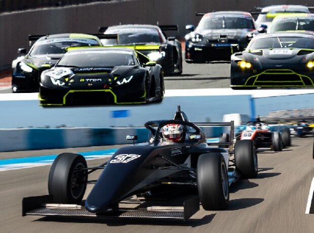 Die Läufe der GT Winter Series und der Formula Winter Series aus Barcelona können interessierte Fans via Livestream verfolgen Die Läufe der GT Winter Series und der Formula Winter Series aus Barcelona können interessierte Fans via Livestream verfolgen