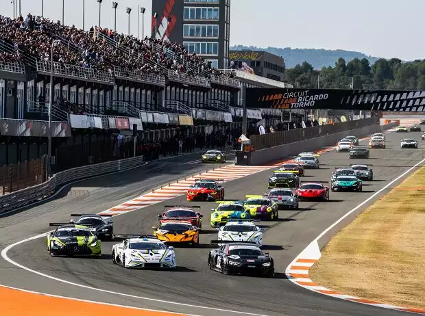 Titel-Bild zur News: GT Winter Series Valencia 2023, Startphase