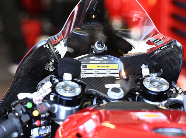 Cockpit der Ducati Desmosedici Cockpit der Ducati Desmosedici