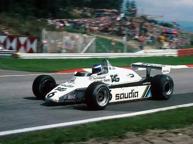 Keke Rosberg im Williams FW08 Titel-Bild zur News: Keke Rosberg im Williams FW08