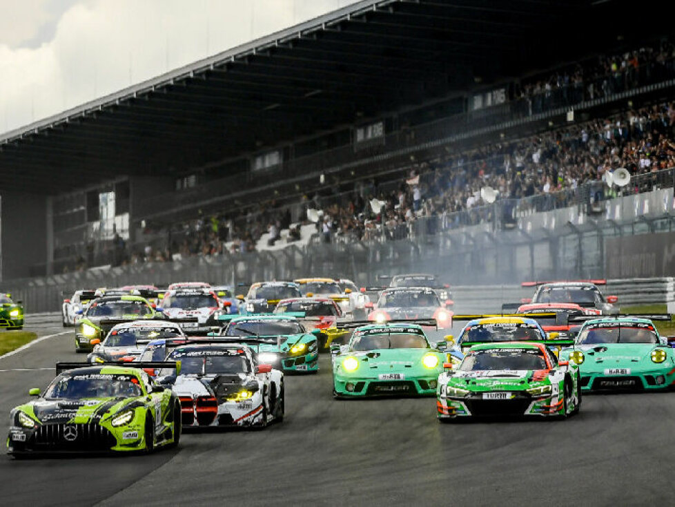 Start der NLS auf der Nürburgring-Nordschleife