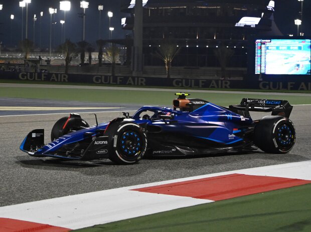 Titel-Bild zur News: Logan Sargeant (Williams) beim Formel-1-Rennen in Bahrain 2023