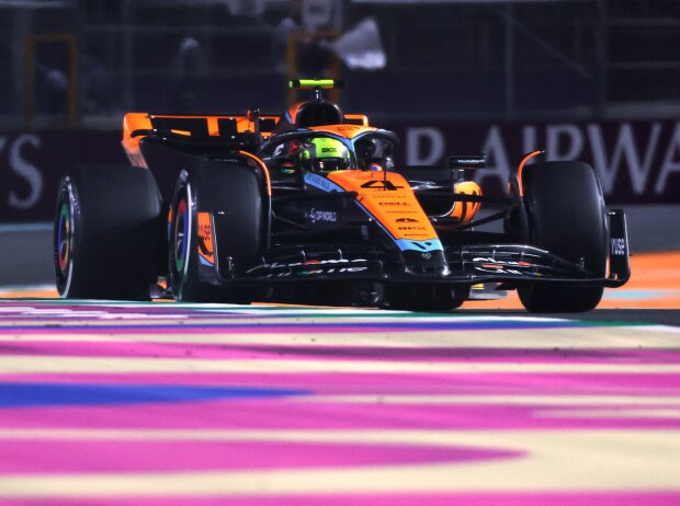 Lando Norris (McLaren MCL60) beim Training zum Formel-1-Rennen in Saudi-Arabien 2023 Lando Norris (McLaren MCL60) beim Training zum Formel-1-Rennen in Saudi-Arabien 2023