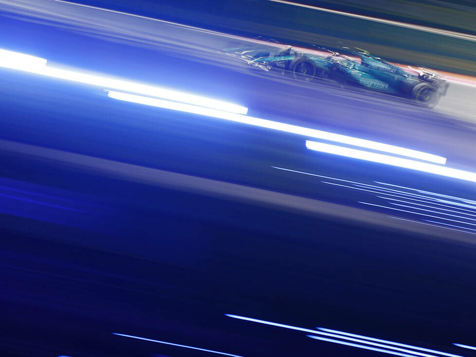 Fernando Alonso (Aston Martin AMR23) im Training zum Formel-1-Rennen in Saudi-Arabien 2023