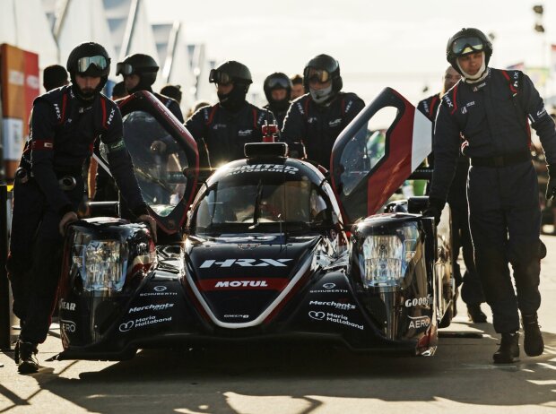 Ein kaum zu fassender Zufall beendete das Rennen von United Autosports in Führung liegend Ein kaum zu fassender Zufall beendete das Rennen von United Autosports in Führung liegend