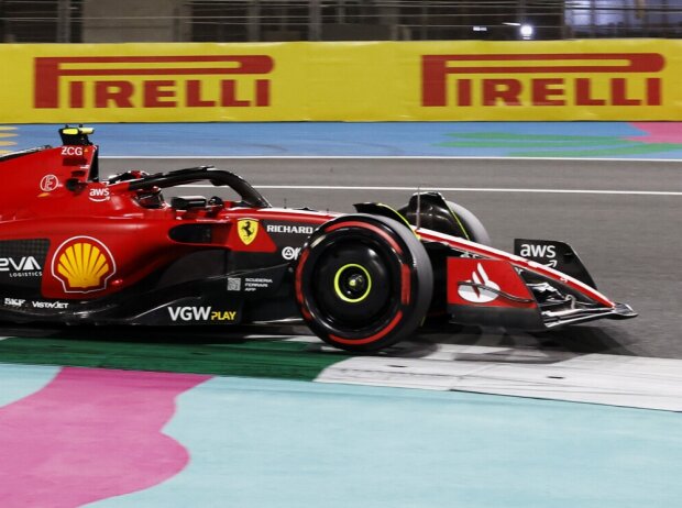 Carlos Sainz im Ferrari SF-23 beim Formel-1-Qualifying 2023 in Dschidda Carlos Sainz im Ferrari SF-23 beim Formel-1-Qualifying 2023 in Dschidda